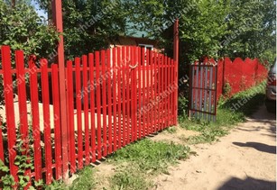 Забор евроштакетник горокой в Абакане цвет рубин